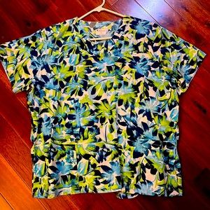 All heart scrub basics, two XL colors, blue and green